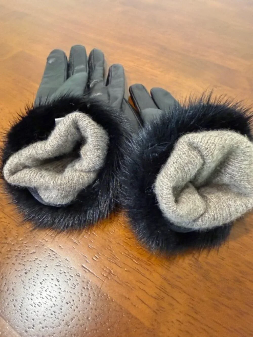 Leather Cashmere Lining Women’s Gloves Used.